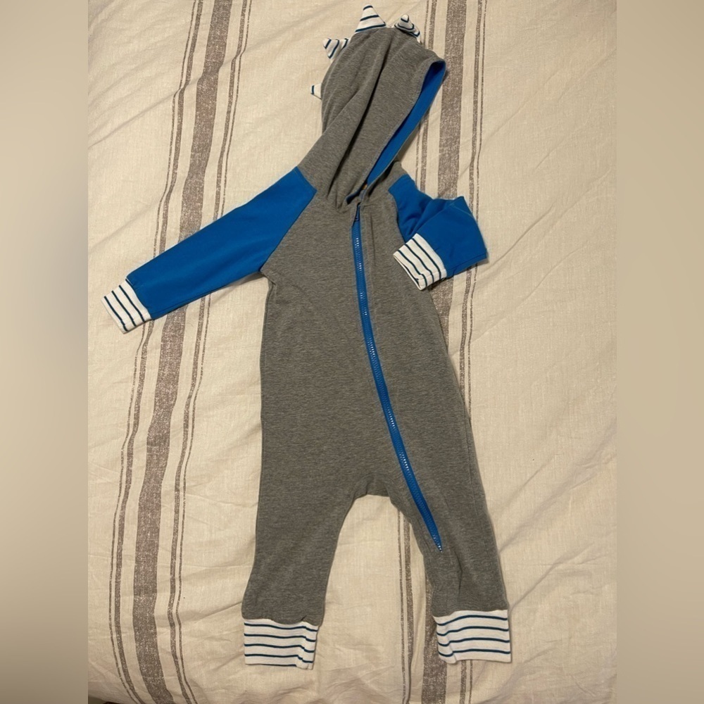 Cat & Jack | Dino Zippered outfit | 6-9 mo